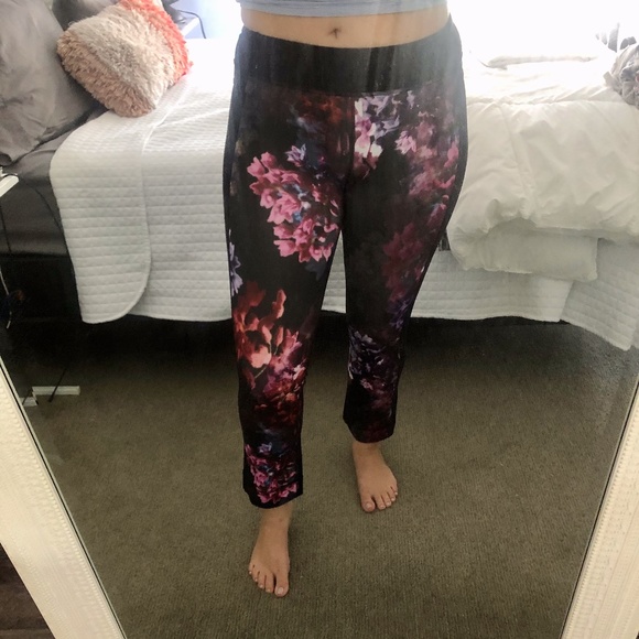 Wunder Under Floral Color Block leggings (hemmed) - Picture 4 of 5